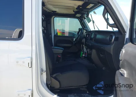 2021 Jeep Gladiator Willys 4X4 z USA, uszkodzony, nr VIN 1C6HJTAG3ML577694